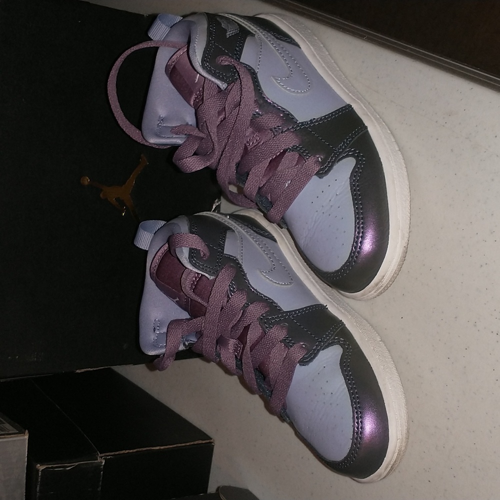Air Jordan ( Kid)